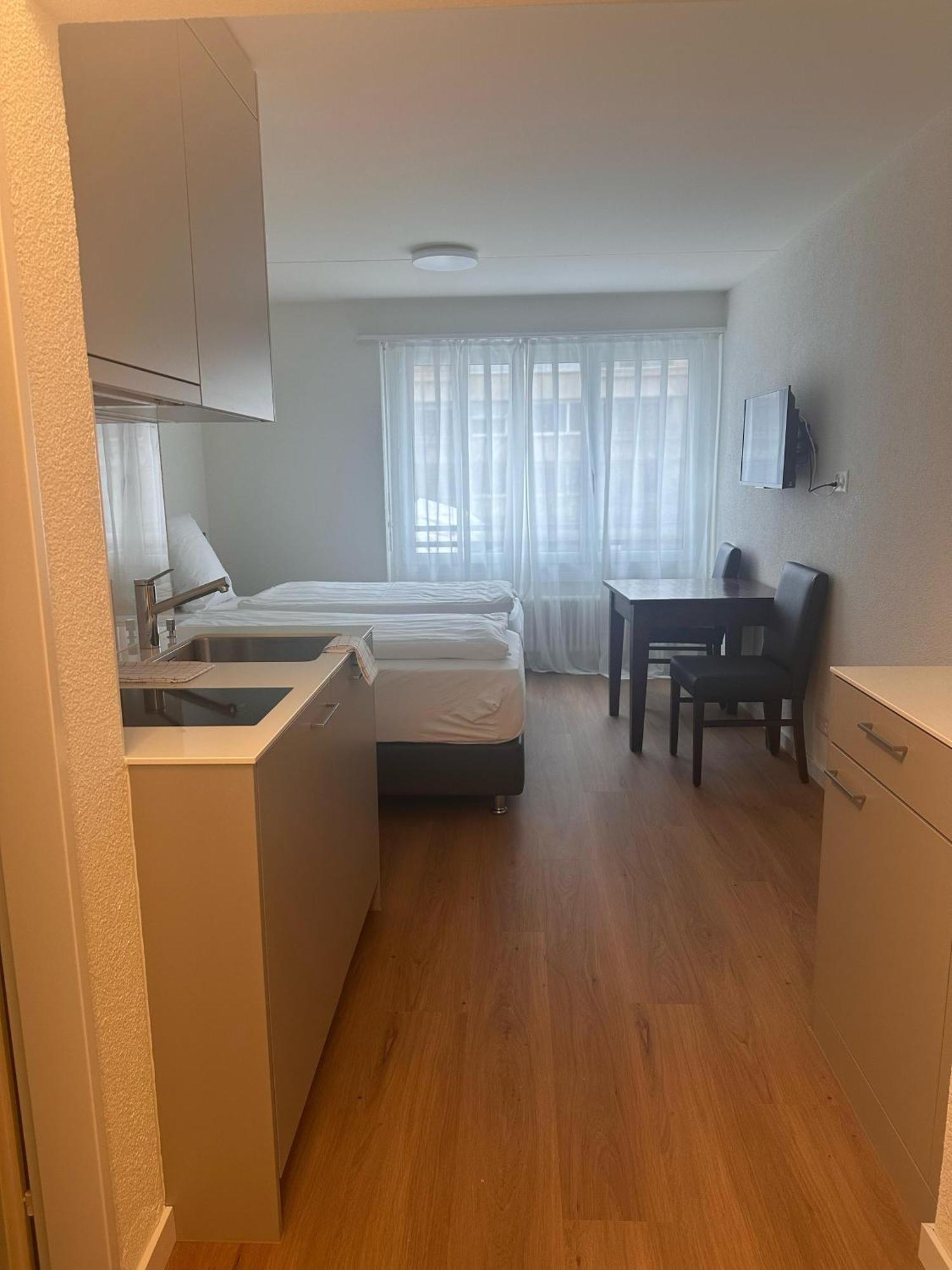 Apartamento Swiss Star Zurich Airport - Self Check-In Kloten Exterior foto